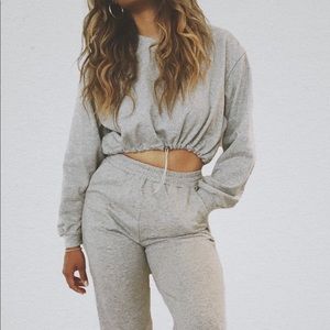 THE BUTTONS Grey cinched Grey jogger set